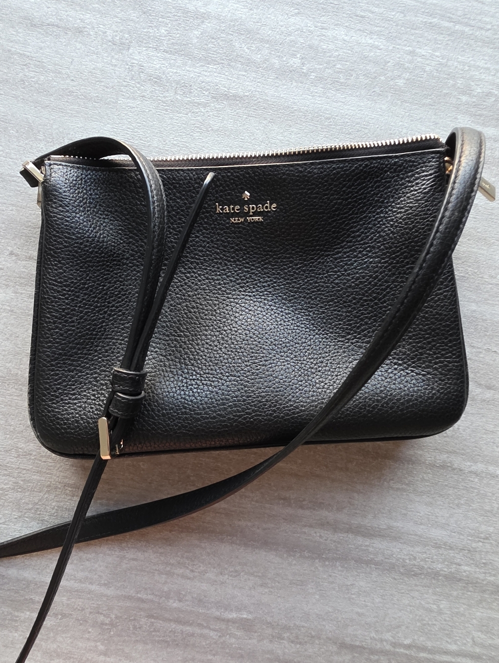 Kate Spade New York Black Pebbled Leather Crossbody Wallet Purse Gold Hardware